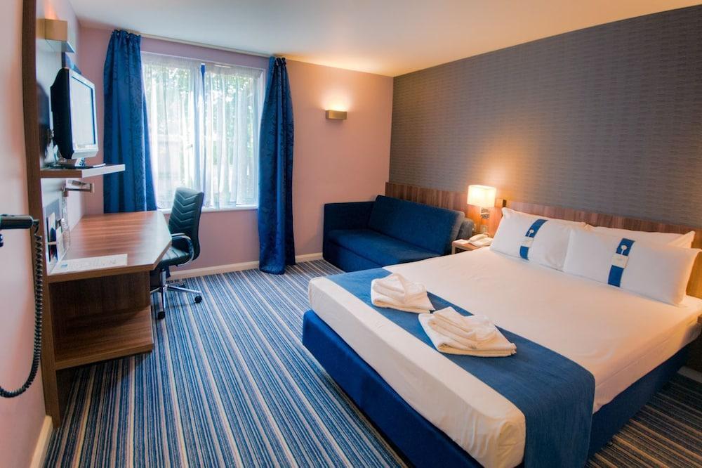 Holiday Inn Express Poole By Ihg Buitenkant foto